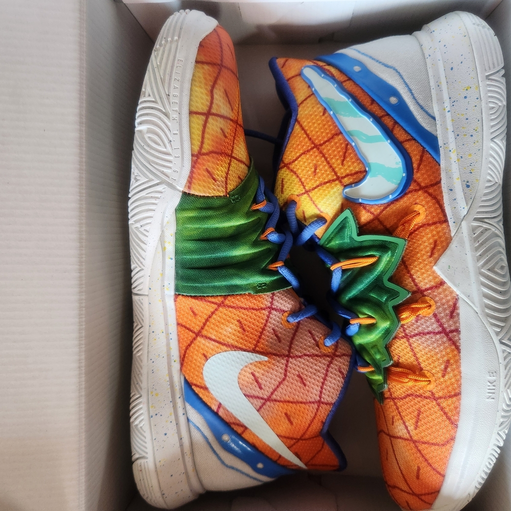 Nike womens  " Patrick "Pineapple Sneakers - Orange and Green